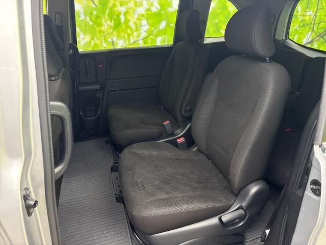 WECARSでは各商談席に大型モニターをご用意しております！見やすい大画面でゆったりと全国の在庫をご覧いただけます！是非ご来店お待ちしております！