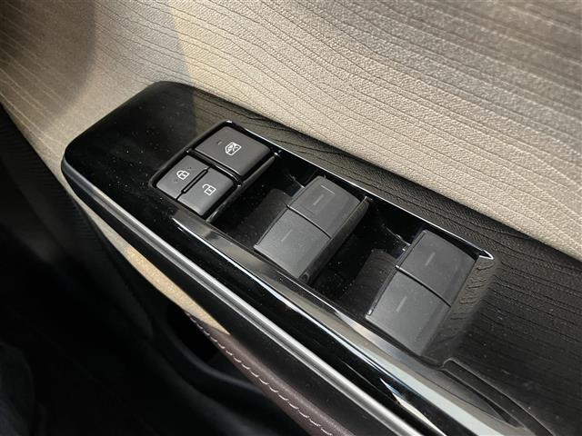 【集中ドアロック】運転席から窓を開閉できます！