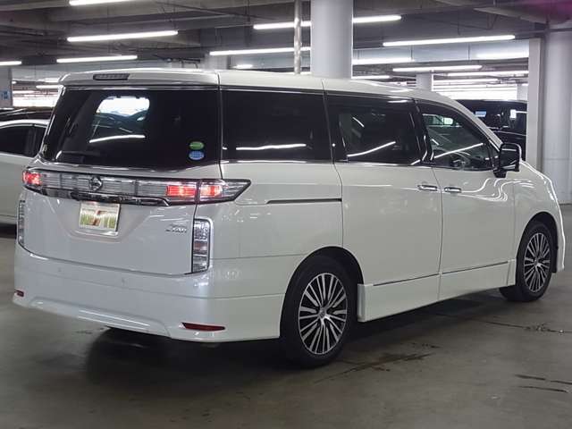 自社陸運局指定工場完備！国家資格車検検査員資格を持った整備士による整備。走行に関係のない所も不具合箇所があれば修理してお渡しいたします。