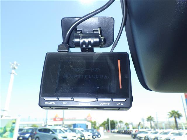 【ドライブレコーダー】映像・音声などの運転中の記録を残します。事故などを起こした起こされた時の証拠になりえますので、もしも時でも安心ですね。