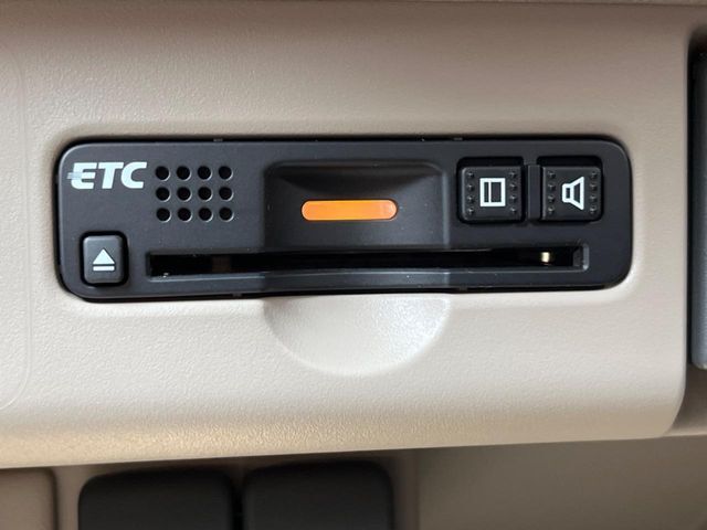 【ETC】高速道路の料金所をストレスなく通過！話題のスポットやサービスエリアに多い「スマートIC」利用時は必須のアイテムです。当店でセットアップを実施、ご納車当日からすぐにご利用いただけます！