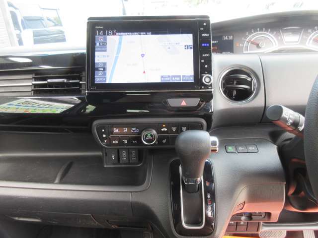 納車前には点検整備をおこない、整備記録簿をお渡しいたします。
