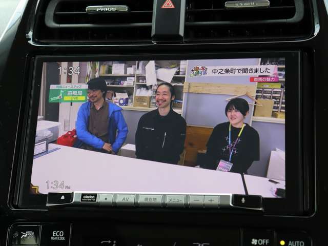 clarion　9型メモリーナビ/フルセグTV