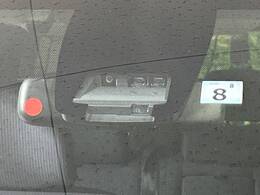 【トヨタセーフティセンス】走行中に前方の車両等を認識し、衝突しそうな時は警報とブレーキで衝突回避と被害軽減をアシスト。より安全にドライブをお楽しみいただけます。