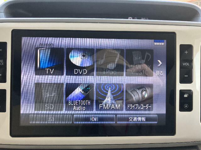 純正ナビゲーションでフルセグTV・DVD・Bluetooth付いています♪