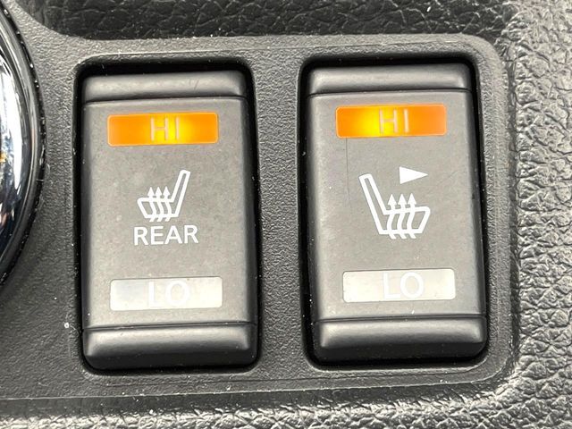 【シートヒーター】寒い日に重宝するシートヒーター！エアコンより早く温まってくれるので寒がりの人も安心ですね♪エアコンの温風は乾燥するから苦手、という方にもをおすすめです。