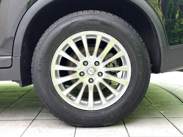 【純正17インチアルミホイール】外観にマッチした純正アルミホイールを装着しております。各種社外アルミホイールや、スタッドレスタイヤも取扱いしております。是非ご相談ください♪