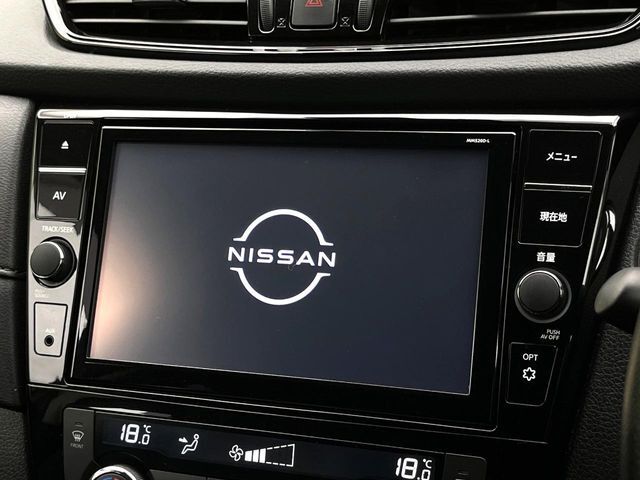 【純正ナビ】人気の純正ナビを装備。オーディオ機能も充実しており、Bluetooth接続すればお持ちのスマホやMP3プレイヤーの音楽を再生可能！毎日の運転がさらに楽しくなります！！