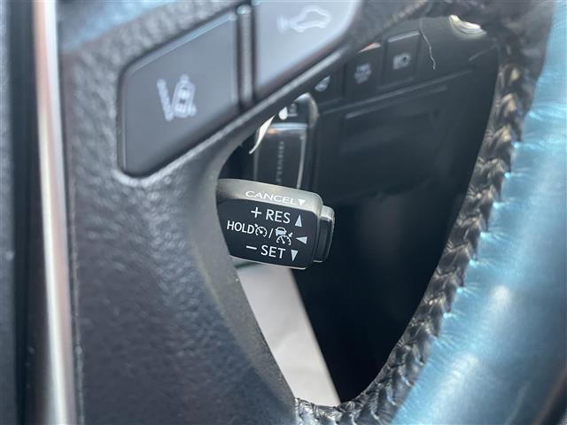 【クルーズコントロール】高速道路で便利な一定の速度を保ち走行をアシストしてくれる機能です！