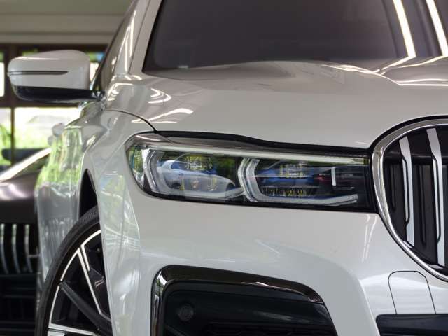 エグゼクティブドライブプロにより、BMWらしいドライビングと、上質でしなやかな乗り心地を高次元で両立！！　さらにはMスポーツならではのMエアロダイナミクスPKG（F，S，R）・