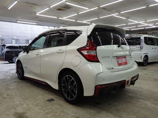 オートエムワンには多数車種様々な在庫がございます。きっとお気に入りの1台に出会えるはずです！