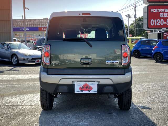 愛車をいつまでも美しく♪ ボディコーティングも承っております。ワックス不要、水洗いだけで簡単に汚れが落とせます♪　お車のご購入と同時の施工をオススメ☆