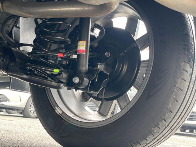 お車を安心してお乗りいただく為には、足回りの定期点検が欠かせません。サービスサポート（有償保証）では無料点検もご提供しており、安心のカーライフをお過ごしいただけるサポート体制が整っています。