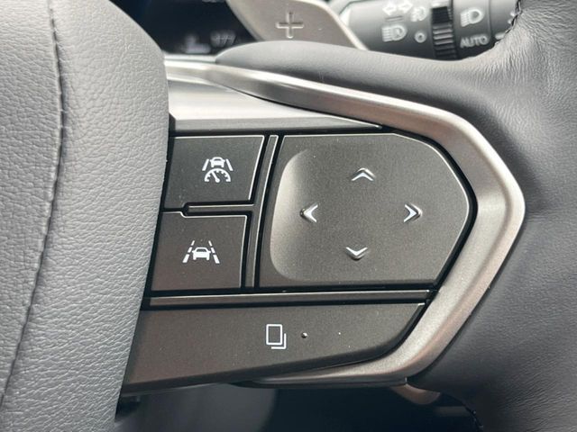 【レーダークルーズコントロール】高速道路での長距離走行が楽に！！自動で速度を保つクルーズコントロールが、衝突軽減システムと連携し、前方の車両を感知して車間を保つように速度調節してくれます！！