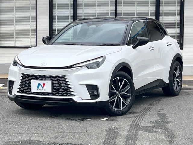 大好評のボディコーティング「弾スプラッシュコート」もご納車までに施工可能。通常のガラスコートと異なる、耐久年数6年の無機質ガラスコーティングが、ボディをキレイな状態に保ってくれます。