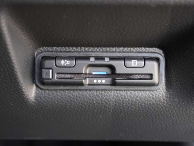 今や必需品の◆ETC車載器　装備車◆　有料道路を利用する際にスムースに通過でき、わずらわしい料金支払いから開放されます！
