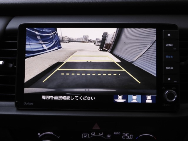 ◆バックカメラ◆リバースにするだけで映ります、後方の安全確認や、狭い駐車場での車庫入れ、雨の日や夜間など視界の悪い時に便利です！安全にバックする為には欠かせない装備です。