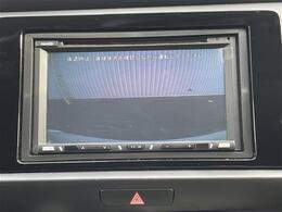 【バックモニター】後ろのカメラの映像をモニターに映し出すことができます！後方の見えない死角や、障害物との距離感をしっかり確認することができます！駐車が苦手な方におすすめです。