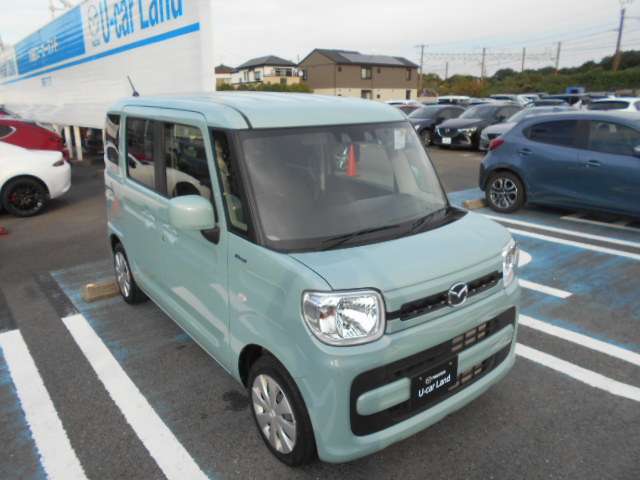 かわいらしい車体色です。