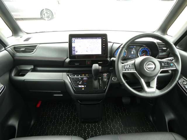 運転席からの視界が広く、隅々まではっきり見渡せます☆