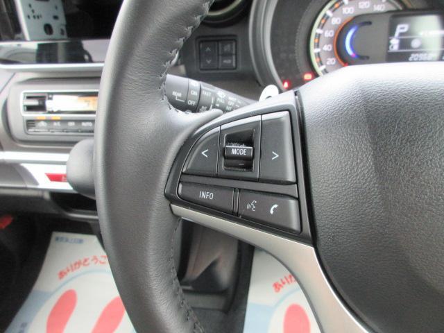 ステアリングには様々なスイッチが付いておりますので運転しながらの操作も楽ちんです♪