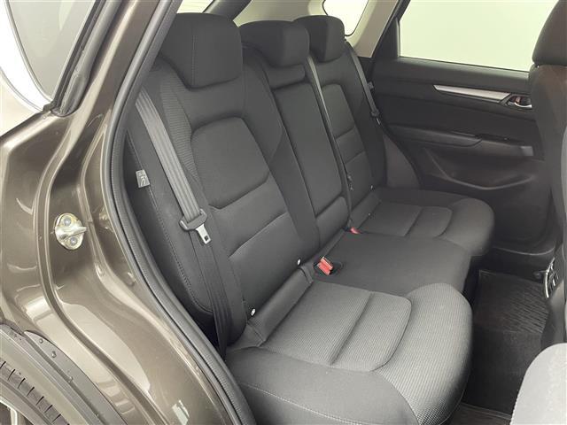 【後部座席】『後部座席周辺』の画像になります。写真の内容に関してご不明点、ご質問等がございましたらお気軽にガリバー店舗までお問い合わせください。