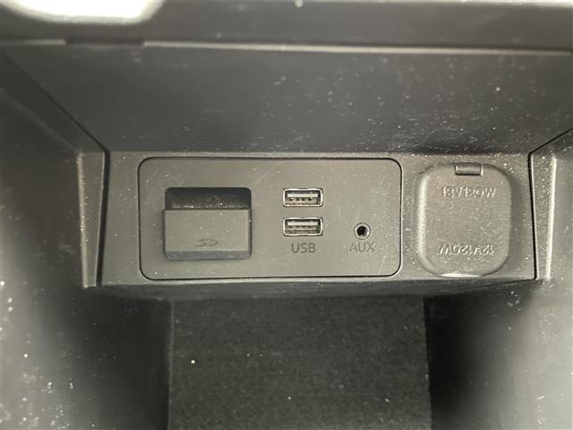 【運転席操作部】『運転席周辺の装備』の画像になります。快適なドライブを楽しむための機能が装備されています！運転席から触れるので使いやすいです！