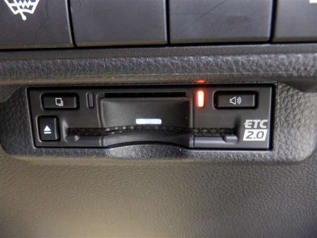 ETC車載器付きです。高速道路の料金所もスムーズに通過できます。