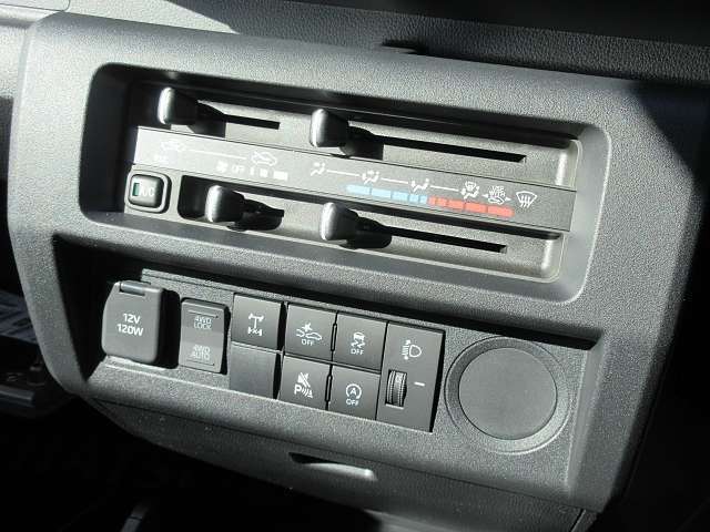 （スマートアシスト/諸突被害軽減ブレーキサポート）（スーパーデフロック）（電子制御式オート切替4WD）