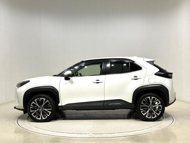 SUVならではの充分なロードクリアランスで，凸凹路にも対応。