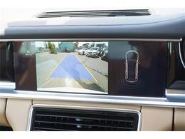 バックカメラ装備☆後退操作時に車輌の後方状況がモニターで確認できるガイドライン付き☆
