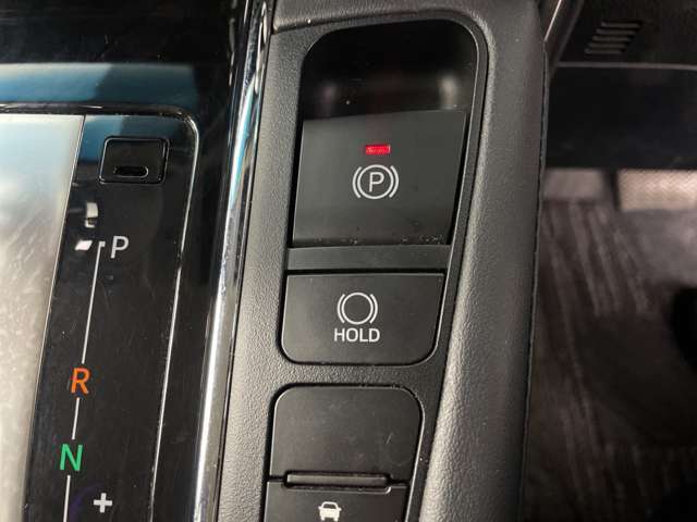 【運転席操作部】『運転席周辺の装備』の画像になります。快適なドライブを楽しむための機能が装備されています！運転席から触れるので使いやすいです！