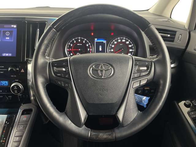 【ハンドル】『ハンドル/ステアリング』の画像になります。写真の内容に関してご不明点、ご質問等がございましたらお気軽にガリバー店舗までお問い合わせください。