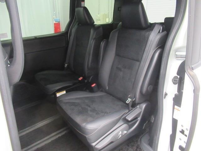 シート自体に大きなダメージもなく良好な状態です。