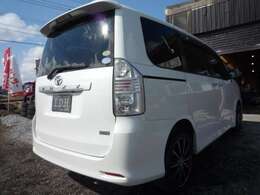 着用タイヤは該当シーズン用のタイヤを装着させております。