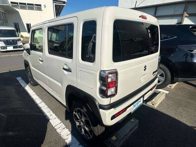 納車前には法定12か月点検か24か月点検を実施し、オイル交換など消耗品の交換を行います。またエアコンやオーディオ等の日常点検も行いお渡します。