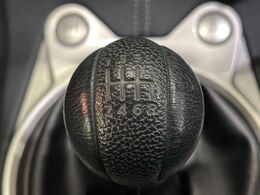 【フロア6速MT】走りの6速MT！！スポーティーな走行をお楽しみいただけます♪