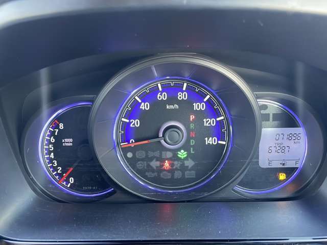 【スピードメーター】メーターがシンプルで見やすく運転しやすいですね！