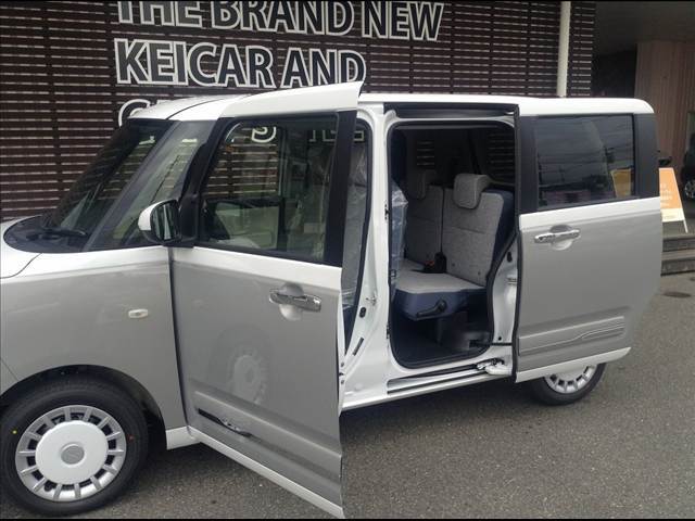 本格的なカフェを併設した新しいコンセプトのお店です！