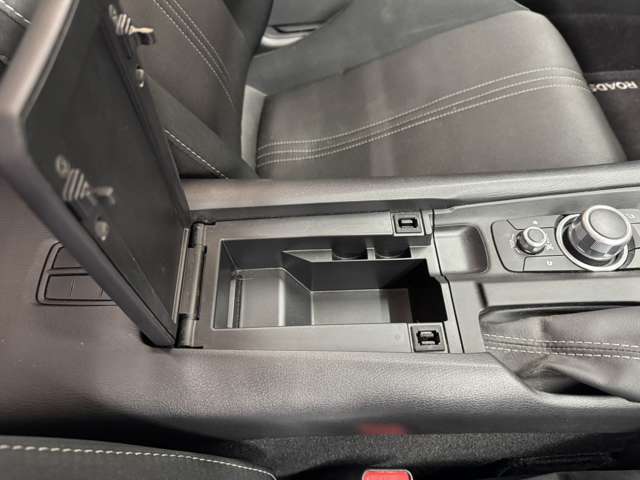 店舗にて現車の確認もいただけますので、お電話で在庫のご確認の上是非ご来店くださいませ。