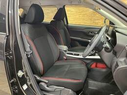 アイポイントが高く、非常に見晴らしの良いコックピットはロングドライブに最適。一度乗ったら病みつきです。