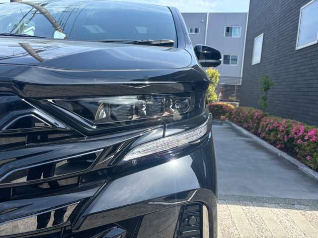クルマの写真はできる限りたくさん掲載しています！中古車なので外装の細かいキズや内装のシート状態、パネルやオーディオ周りもたくさん撮影しております！