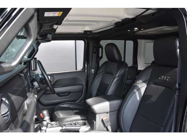 「カーセンサーを見て電話しました」とお伝えください。お車の車両状態(装備内容・キズ)は店舗直通【 073-435-5300 】までお電話お待ちしております。全国納車可能です。納車方法に関してもお気軽にご相談ください。