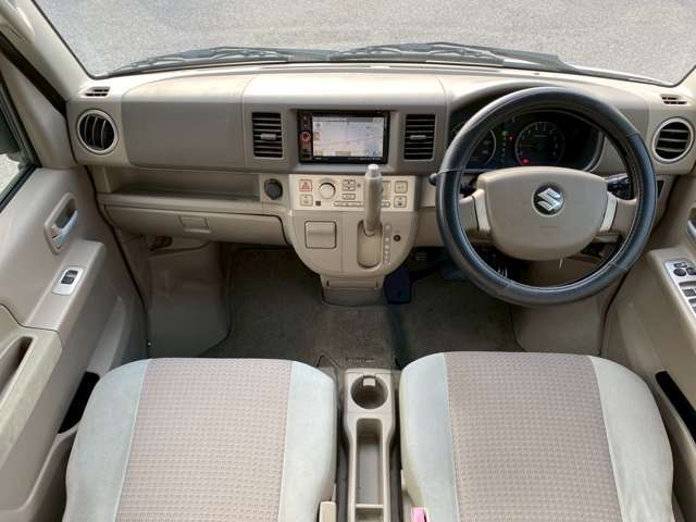 在庫車両に関してはお客様により良いものをご提供する為に品質に拘って仕入れを行っております。各お車の状態はそれぞれですのでご商談時に当店スタッフがご説明させて頂きますのでご安心くださいませ。