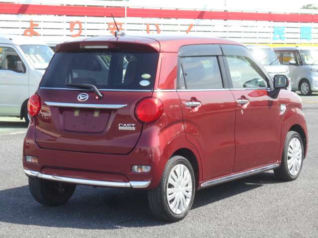 乗用車・RV車専用リフトを7台設置。幅広い車種に対応した整備が可能です