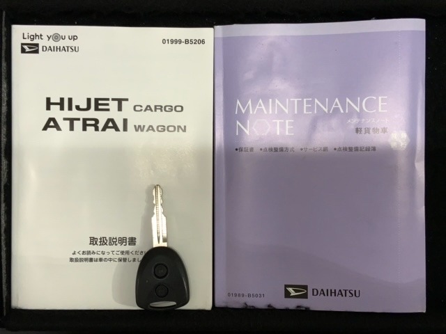 キーレス付きです。ボタンを押すだけでドアの開閉が楽々ですよ♪欠かせないアイテムですね。