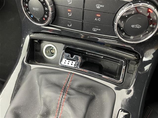 【運転席操作部】快適なドライブを楽しむための機能が装備されています！運転席から触れるので、使いやすいです！除菌プランいれていただくと、さらに清潔で安心していただけます！