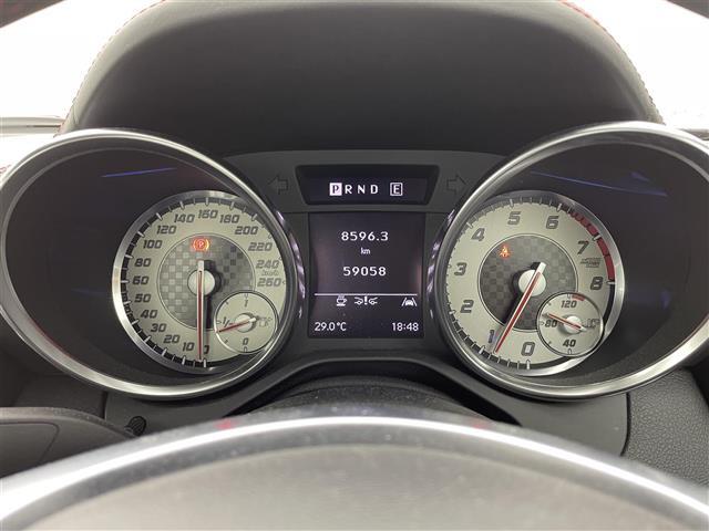 【スピードメーター】メーターがシンプルで見やすく運転しやすいですね！