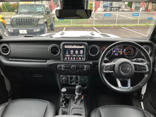 ゆったりとお車のご商談が出来るように商談ブース完備！キッズコーナーもあります。