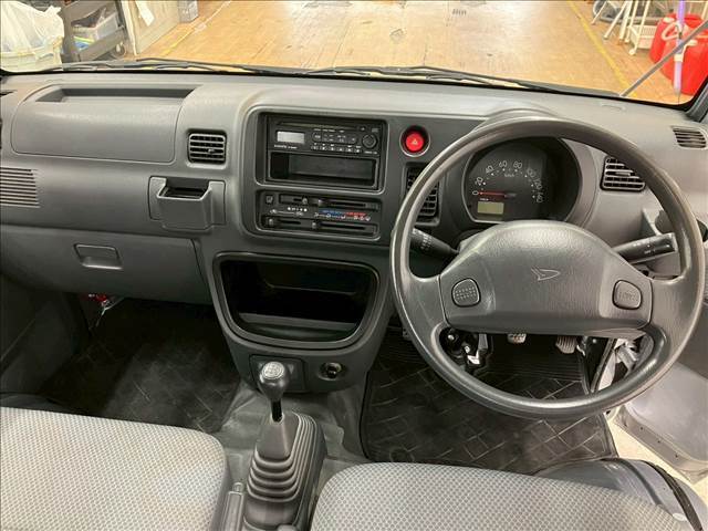 納車前にはディーラーでの整備依頼を実施しております（＾＾♪お客様の安心を第一に考えて、車両販売に力を入れております♪